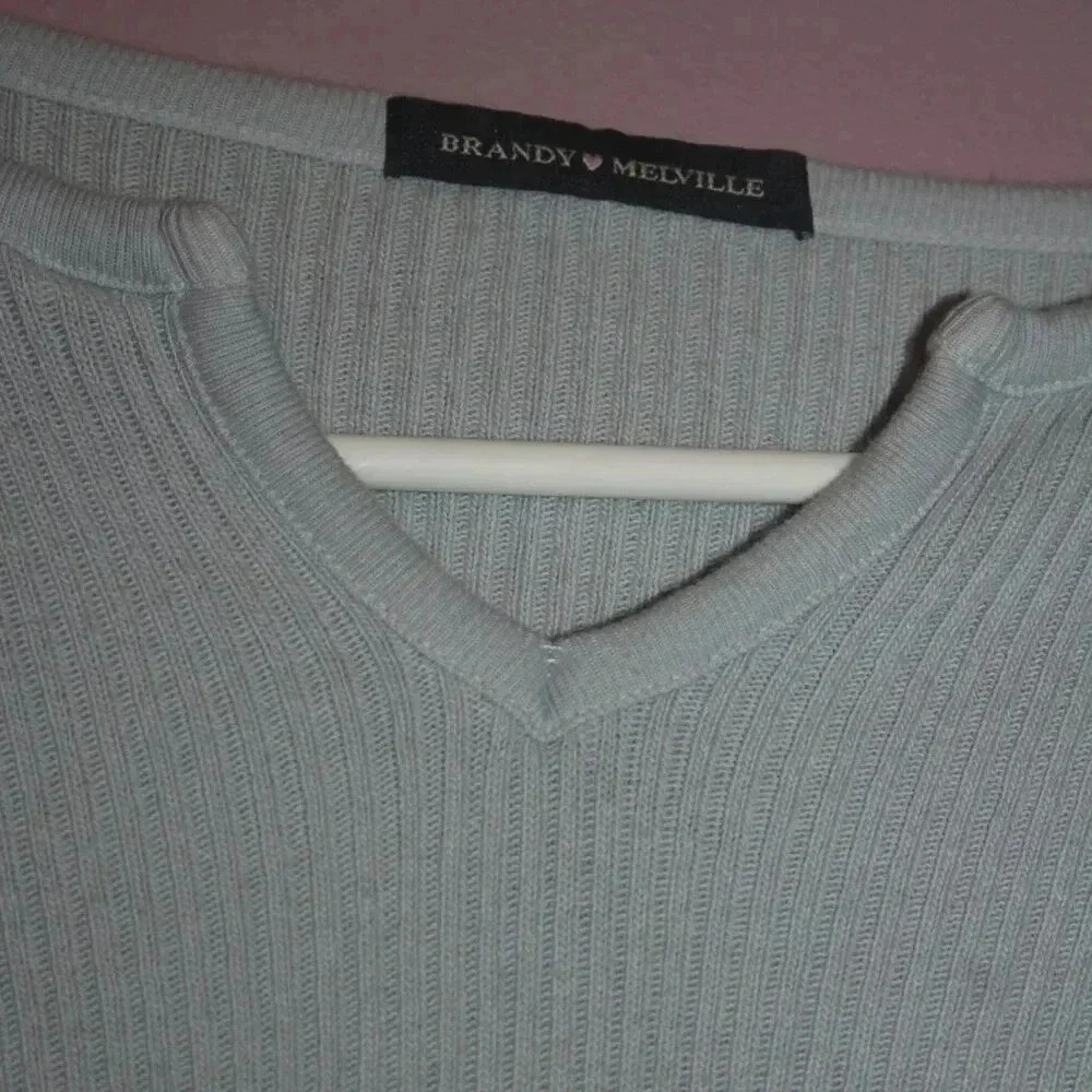 Brandy Melville Long Sleeve Ribbed V-Neck Shirt - Picture 7 of 12